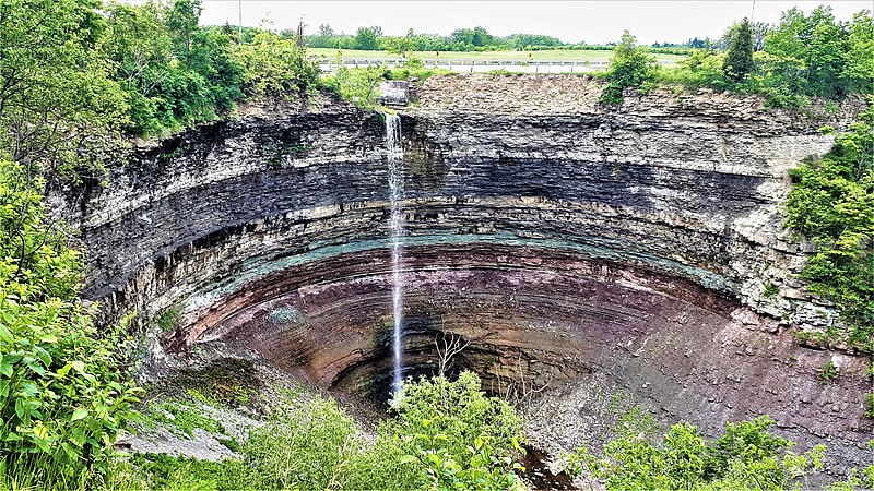 File:Devils Pouch Bowl Conservation Area- Hamilton-Ontario (1).jpg