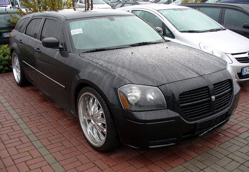 File:Dodge Magnum Brilliantblack.JPG