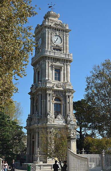 File:DolmabaçeClockTower03.JPG