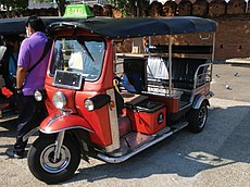 E-Tuktuk_in_Chiang_Mai_at_Tha_Phae_Gate_IMG_20230124_101128_-_kopie.jpg