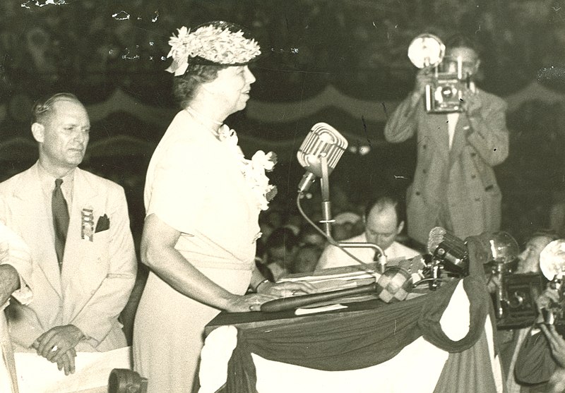 File:Eleanor Roosevelt addresses Democratic National Convention, Chicago, Illinois. July 18, 1940.jpg
