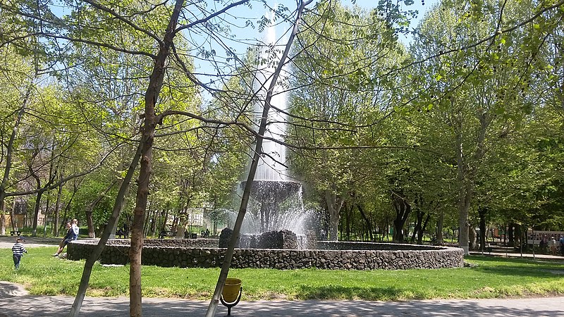File:English Park of Yerevan 05.jpg