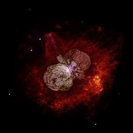 ’n Hubble-foto van die Homunculus-newel, wat Eta Carinae omring.