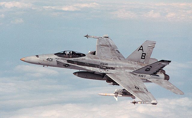 640px-F-18C_Hornet_of_VFA-86_in_flight_over_the_Persian_Gulf_in_1998.JPEG