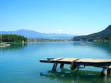 Vista del lago Faak da nord