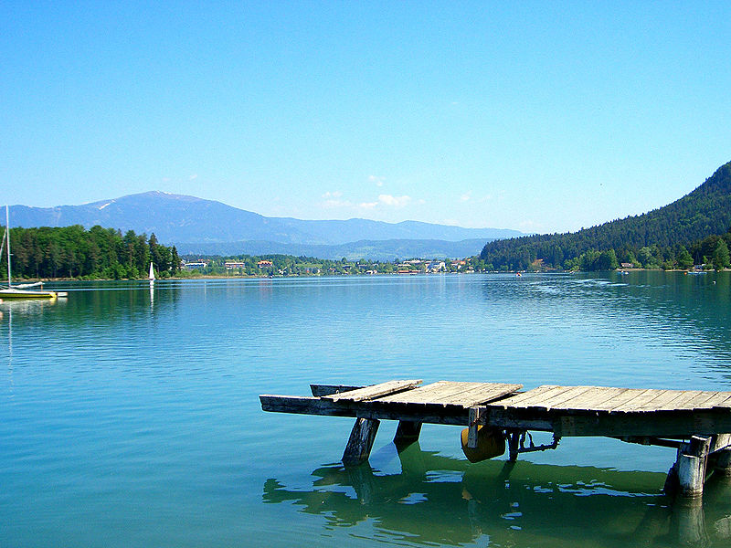 File:Faaker See - Blick nach Norden.jpg