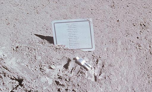 Fallen Astronaut plaque