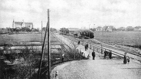 Vy från Falsterbo station ut över Falsterbohus 1915.