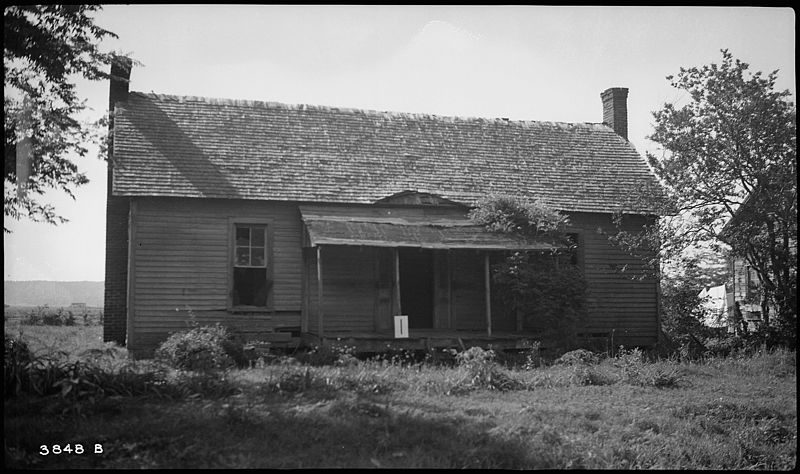 File:Fennell, James and Mary, home - NARA - 280384.jpg