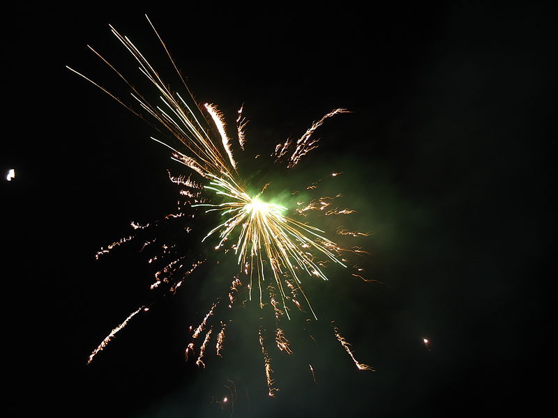 File:Fireworks Kulappurakavu Devi Temple Festival5.JPG