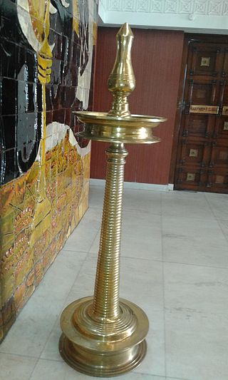 <span class="mw-page-title-main">Nilavilakku</span> Traditional lamp used in South India