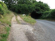 انشعاب مسیر پیاده روی دور از بلک بروک لین - geograph.org.uk - 1386093.jpg