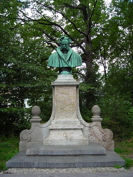 File:Franz von Kobell-Denkmal.JPG