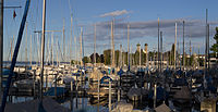 English: West marina of Friedrichshafen in the early morning. Deutsch: Westlicher Yachthafen in Friedrichshafen am frühen Morgen.