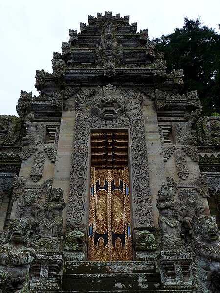 File:Gate of Pura Kehen, Bali.jpg