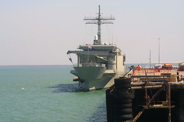 HMAS Kanimbla at Darwin in July 2006