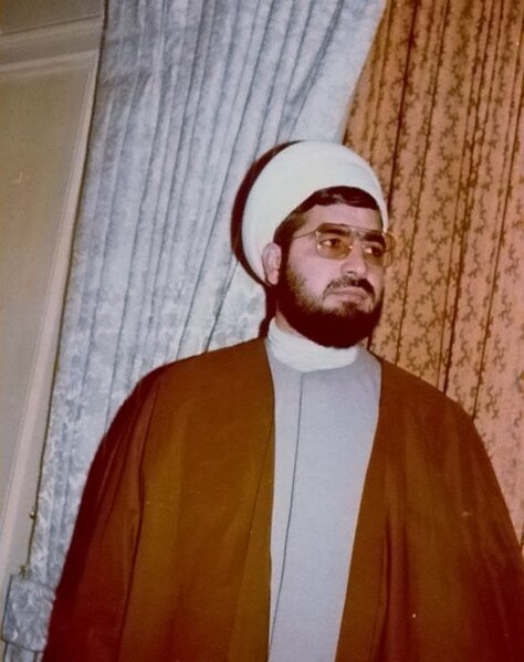 File:Hassan Rouhani in theologian uniform (Talabegi clothes) poster for the 1st Islamic Consultative Assembly election.jpg