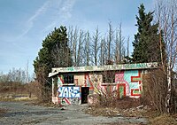 Graffiti dans la friche Lever, à Haubourdin.