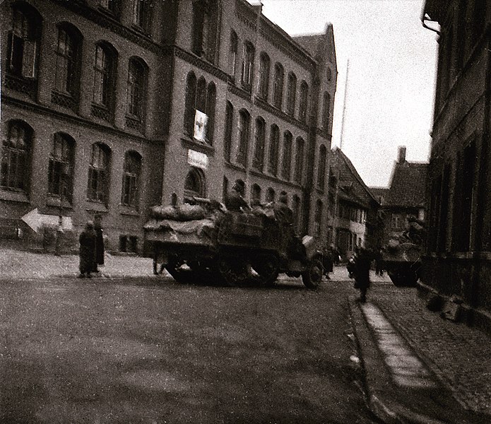 File:Helmstedt panzer 1945-04-12-ml.jpg