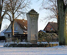 Holthusen Kriegerdenkmal 2009 01 05 077c