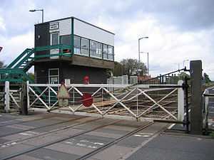Hubberts Jembatan kereta api di stasiun 2006.jpg