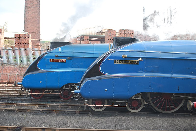 File:Hugh llewelyn 4468 & 4464 (6964405550).jpg