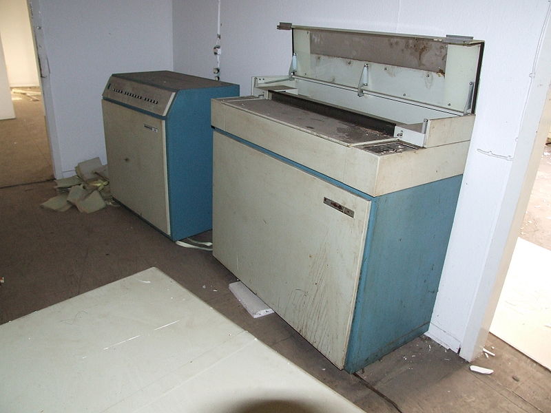 File:IBM Lochkartenrechner und Drucker DSCF3160.jpg