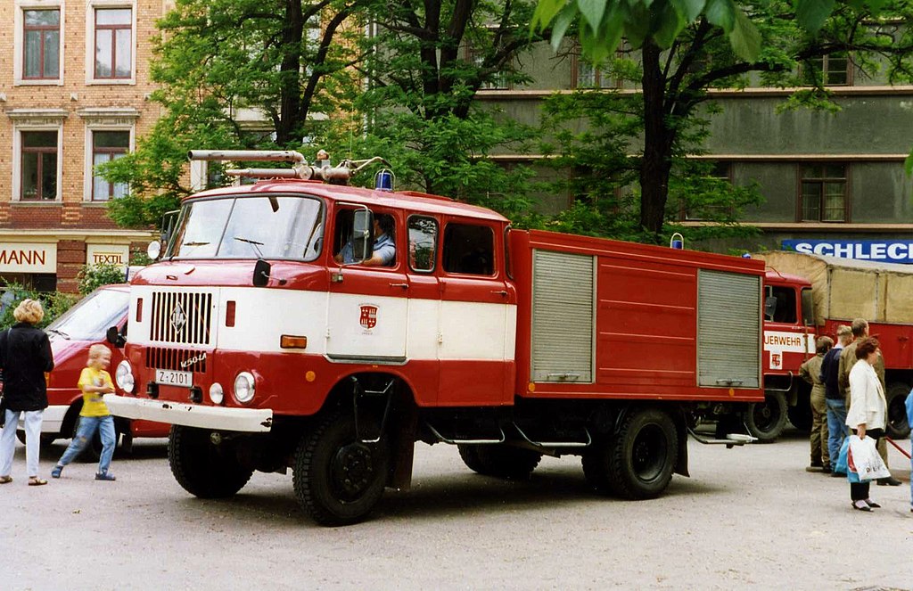 ** IFA W50 ** 1024px-IFA_Fire_Engine-_nr._Z-2101%2C_Zwickau%2C_1993