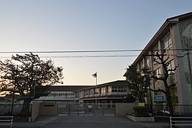 Ichinomiya City Miyanishi Elementary School.jpg