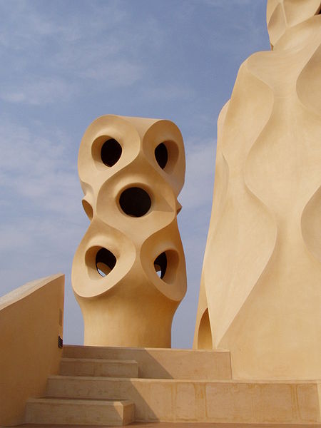 File:Image-Gaudi casa mila.JPG