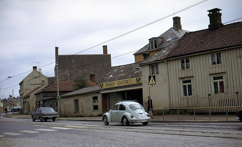 File:Innherredsveien mot øst (1974) (49693969122).jpg