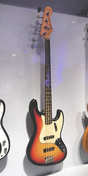 File:John Entwistle (The Who)'s 1965 Fender Jazz Bass (serial no. L89716) - Play It Loud. MET (2019-05-13 19.00.06 by Eden, Janine and Jim).jpg