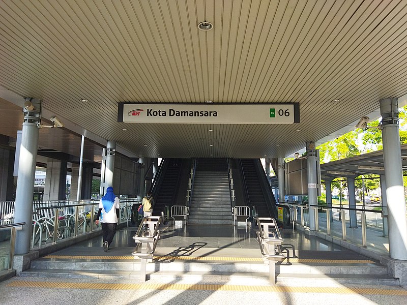 File:KG Line Kota Damansara Entrance B 1.jpg