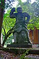 鹿児島市本城町、花尾神社の庚申仁王石像（左）
