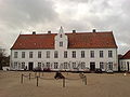 Kavalierhaus ved siden av slottet