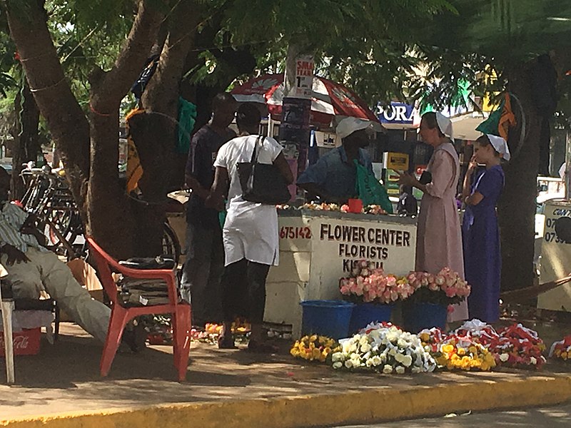 File:Kisumu Flowershop.jpg