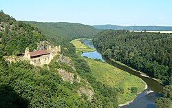 Údolí Berounky s hradem