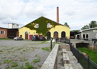 Före detta fabriksbyggnad för Länna bruk, idag restaurang.