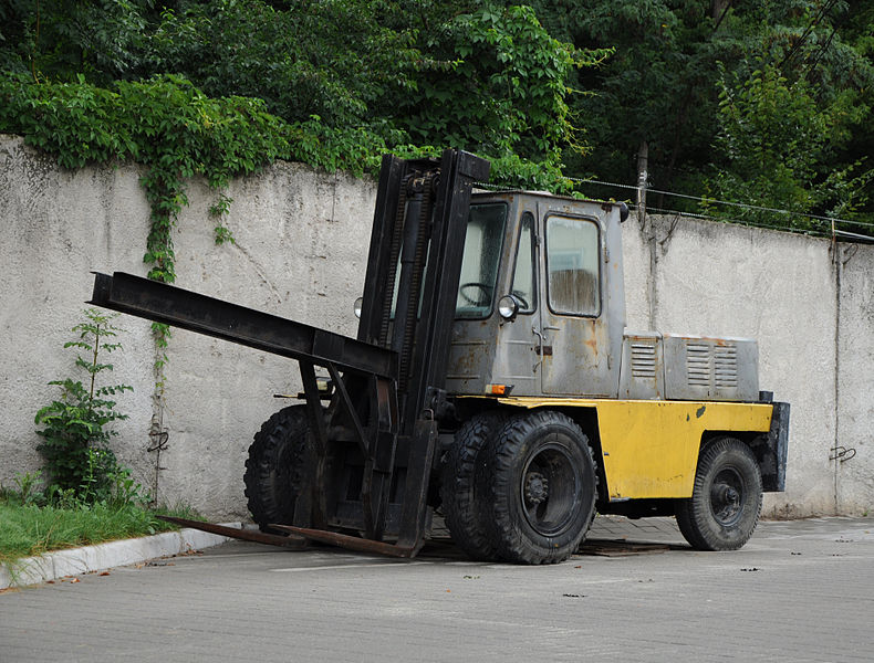 Файл:LZA forklift 5t 2011.jpg