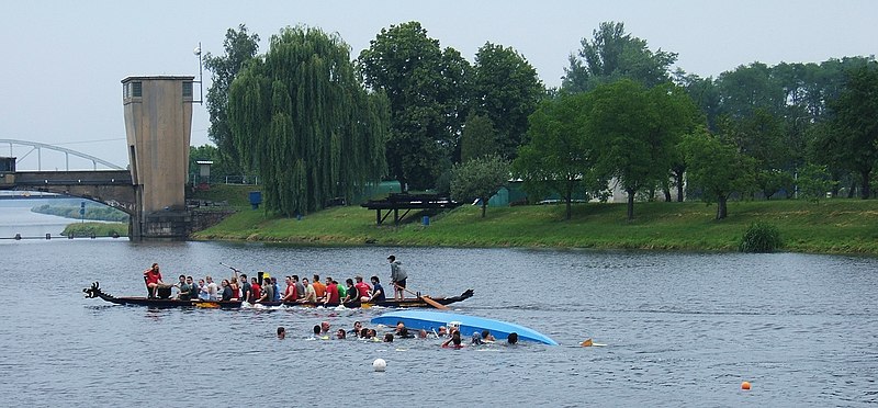 File:Labe, lodě - panoramio.jpg