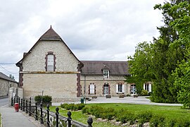 Dépendances du château.