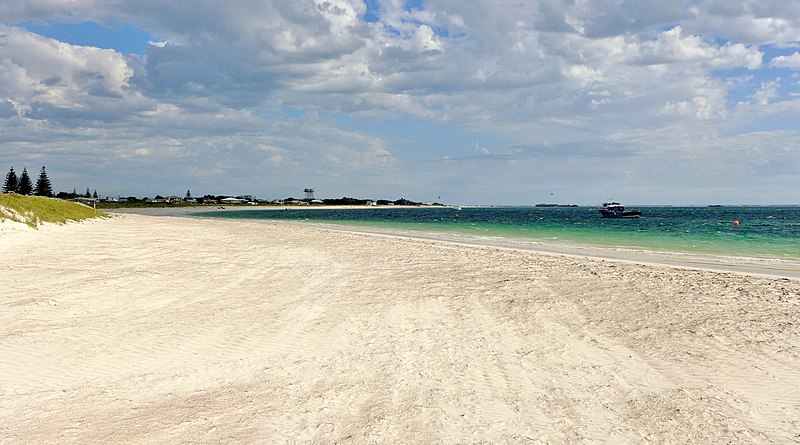 File:Lancelin beach, 2015 (01).JPG