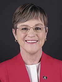 Nykyinen kuvernööri Kelly kuvattuna vuonna 2018