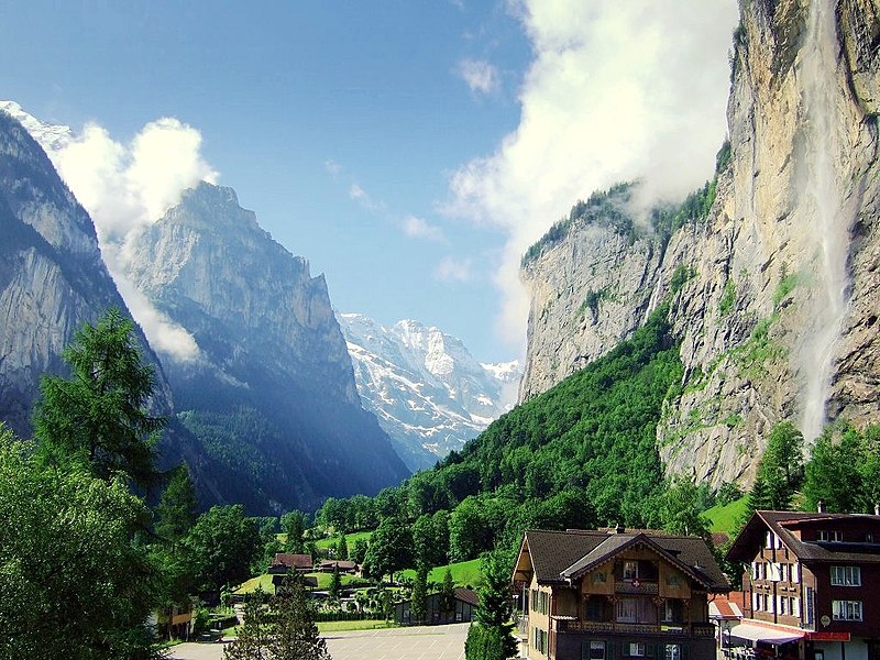 File:Lauterbrunnen valley in summer.jpg