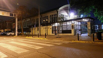 Cómo llegar a Liceo Experimental Manuel de Salas en transporte público - Sobre el lugar