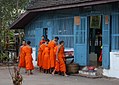 Luang Prabang-Wat That Luang-01d-Moenche-gje.jpg