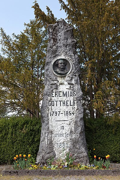 File:Luetzelflueh-Denkmal.jpg