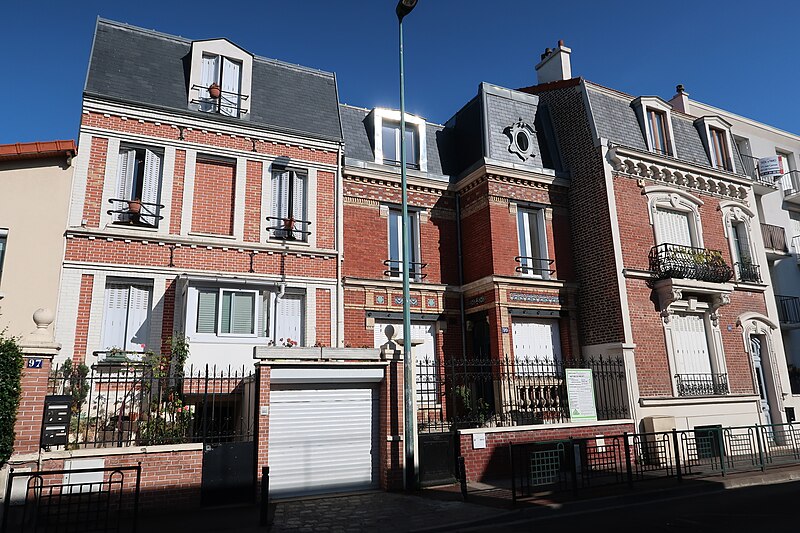 File:Maisons rue Carnot Suresnes.jpg