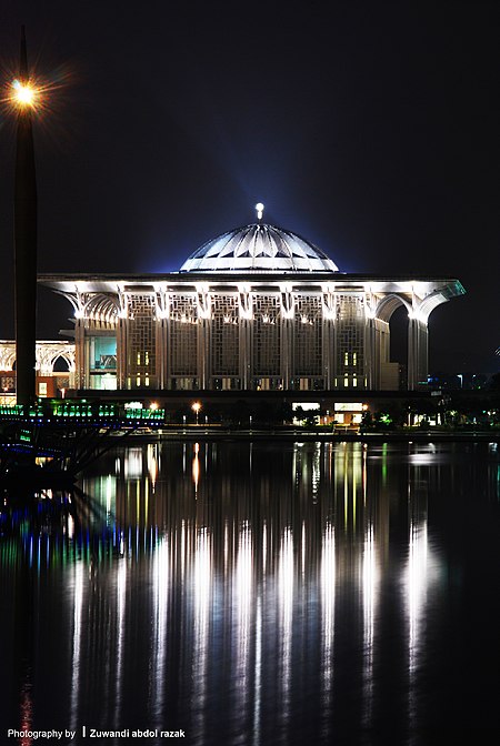 Masjid Besi.jpg