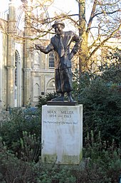 Bronze statue of Britain's Max Miller Max Miller statue.JPG